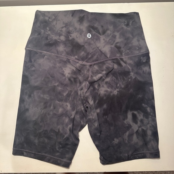 like new lululemon align shorts ~ size 6 ~ 7-inch ~ black camo - Picture 2 of 5